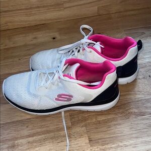Skechers Women's White and Pink Sneakers